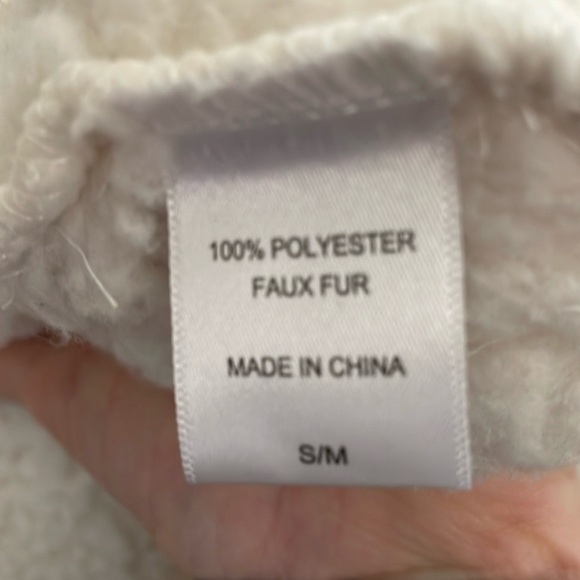 ULTA cream Sherpa robe with belt.  S/M - Picture 4 of 5